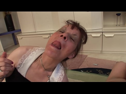 ❤️ Dua nenek dan satu kakek memiliki threesome ️❌ Rusia porno di porno id.niceporn.ru